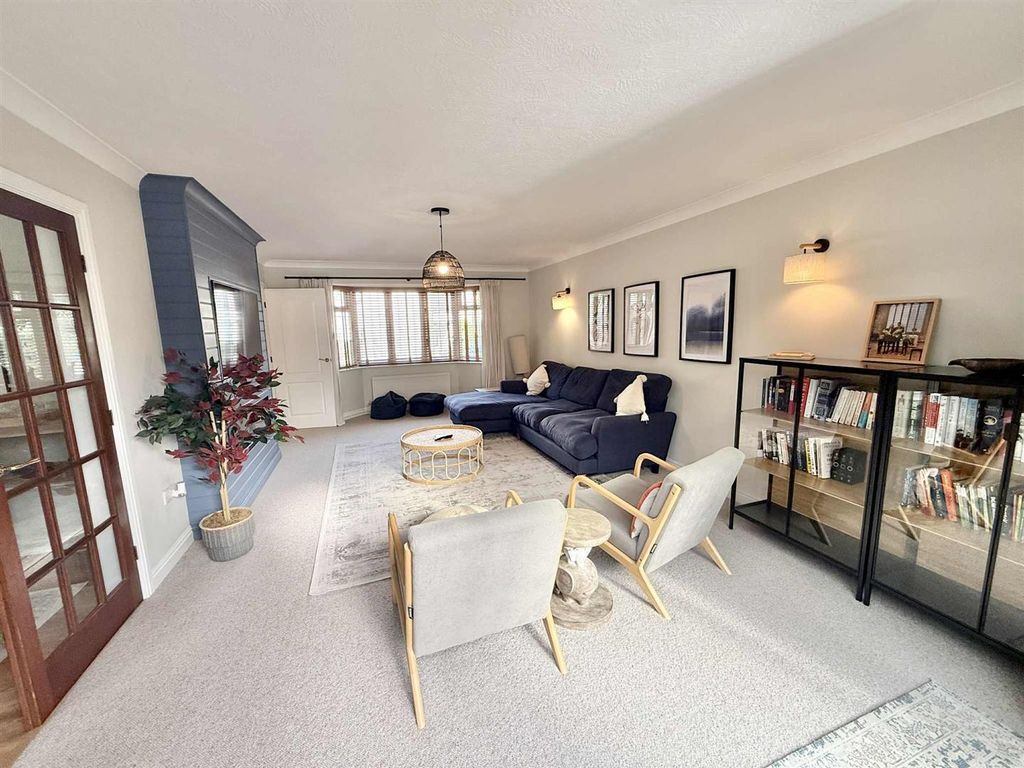 Property photo 2 of 22 6711B4Df-7Ac5-4781-A170-5A521B05d09B.Jpg