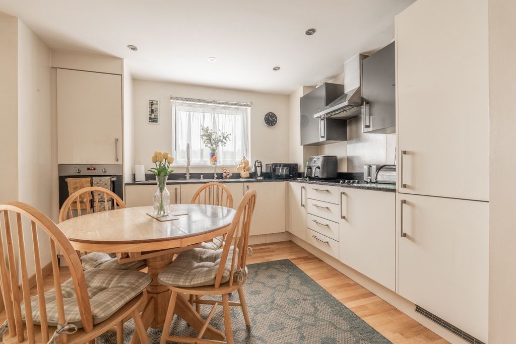 Property photo 3 of 20 5246103
