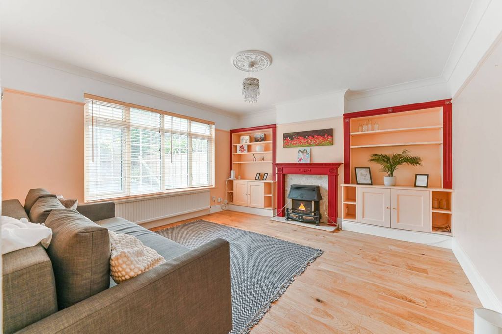Property photo 3 of 19