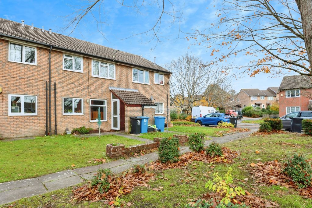 Property photo 1 of 8 Exterior