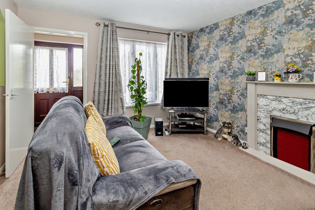 Property photo 3 of 17