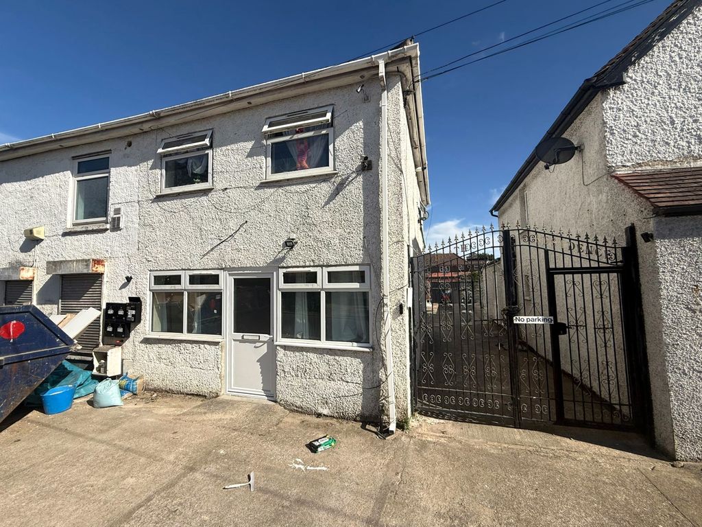 Property photo 1 of 5