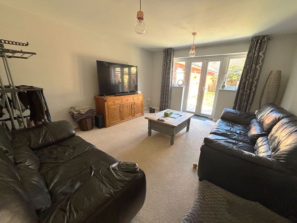 Property photo 2 of 12