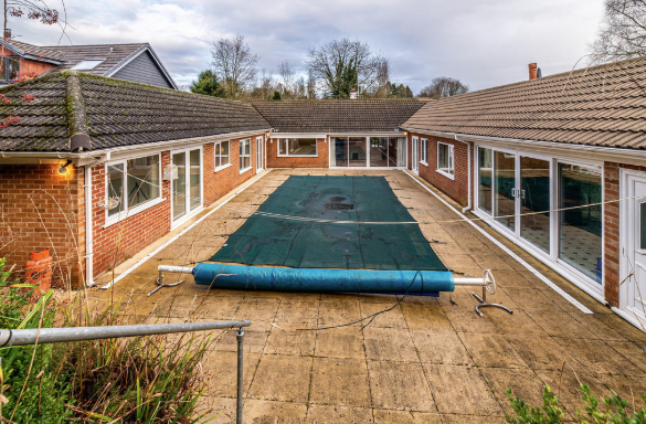 Property photo 2 of 21