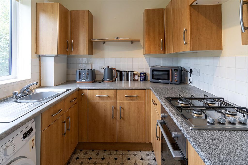 Property photo 2 of 6 Kitchen.Jpg