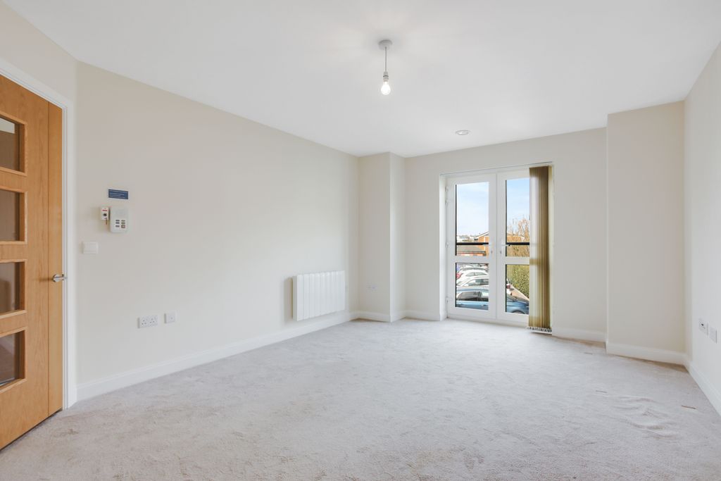 Property photo 2 of 8