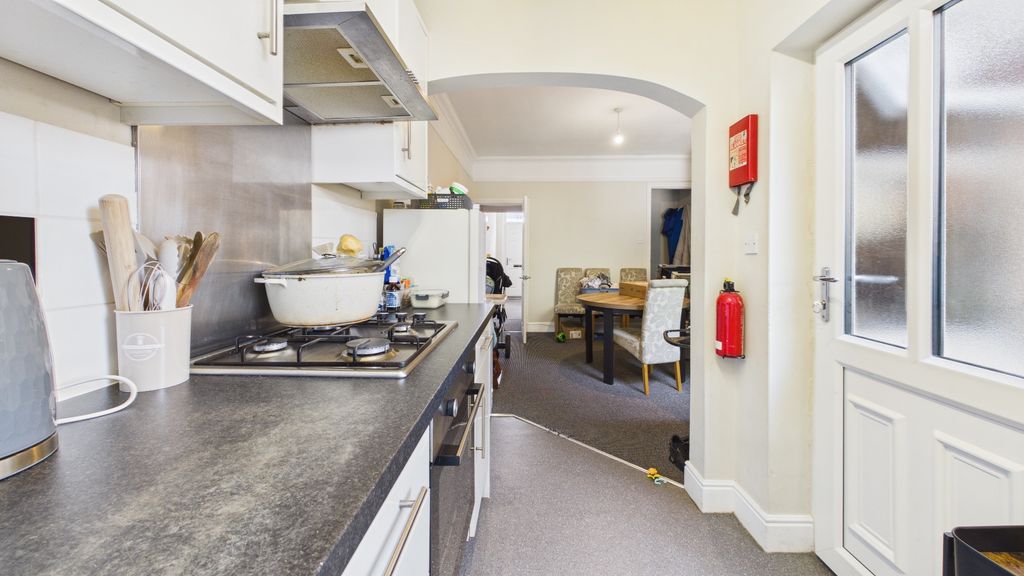 Property photo 2 of 17 5278034