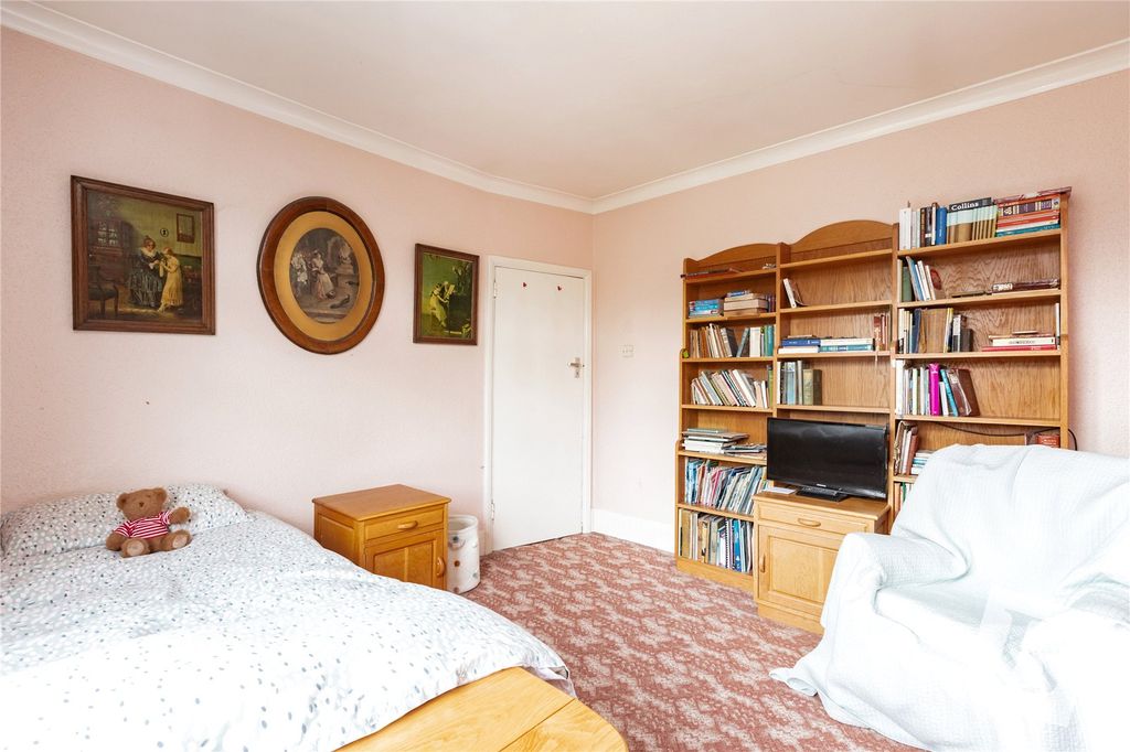 Property photo 3 of 37 Bedroom