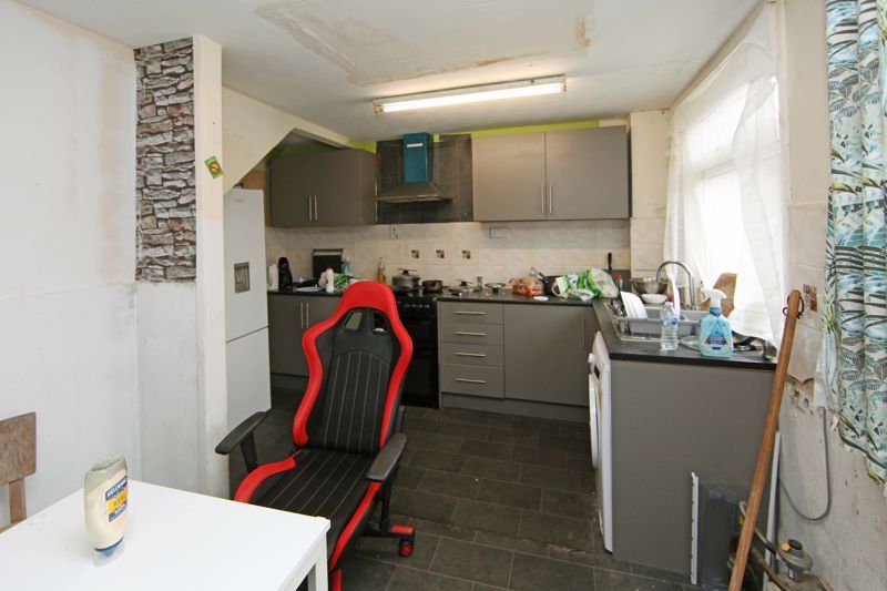 Property photo 2 of 8 Photo 4