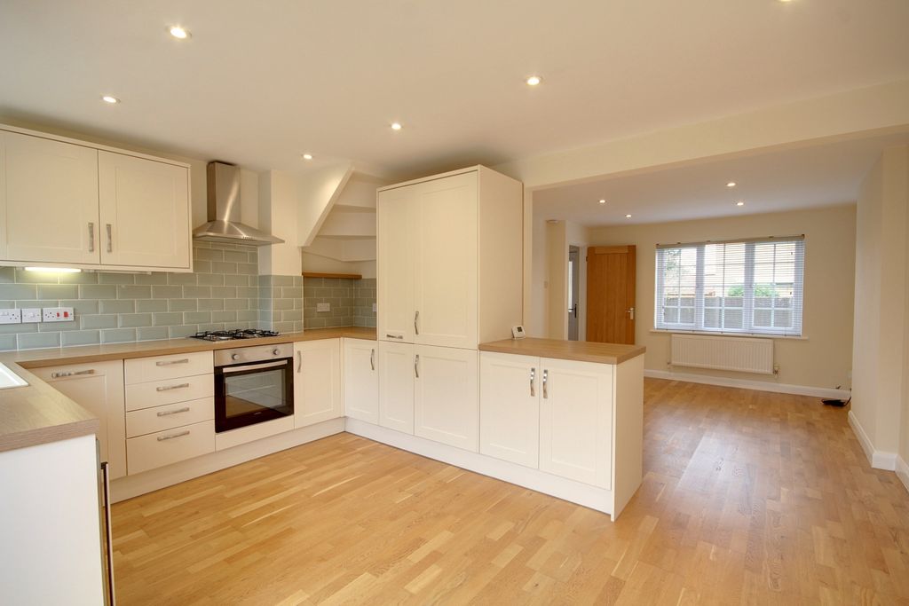 Property photo 3 of 14 Img_4166-Img_4168