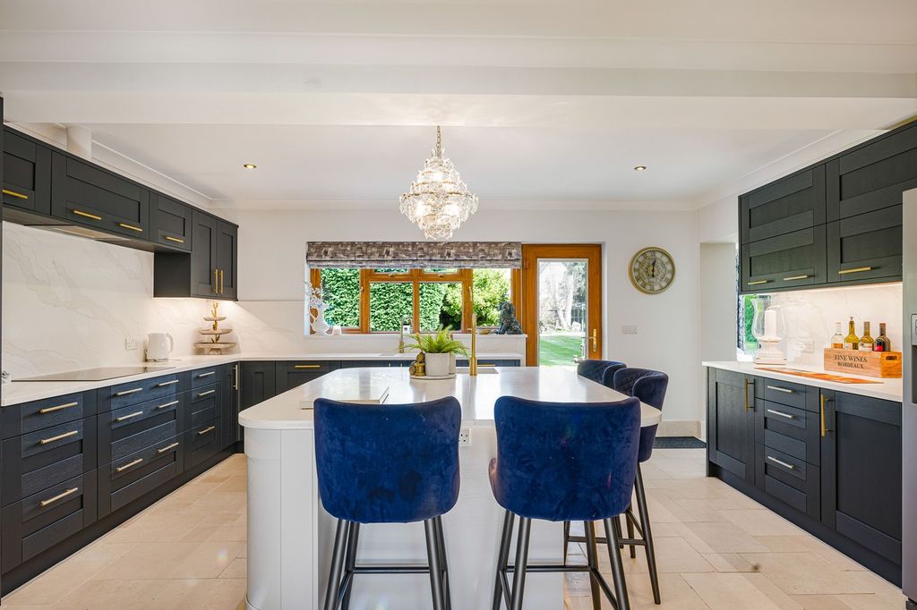 Property photo 3 of 31 Brecklands_7 12