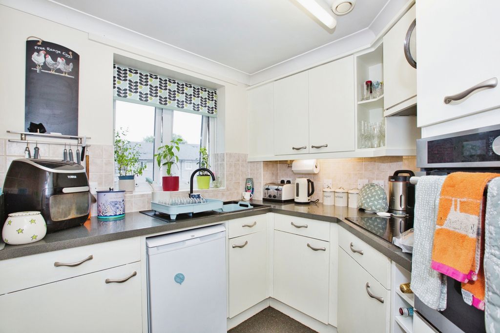 Property photo 2 of 10 View