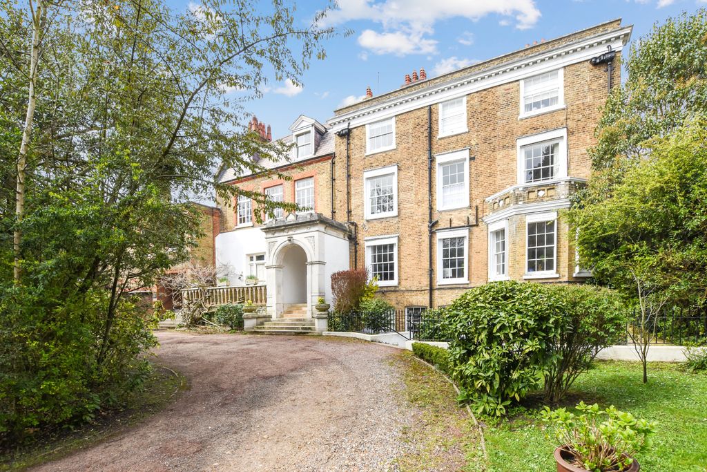 Property photo 1 of 13 06-03F8Fe9c-26Fc-42Be-Abd6-c37B4Beb3A45Gcham - Flat 5 23 Frognal Lane - Exterior -Original (1).Jpg