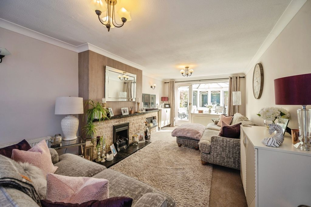 Property photo 2 of 18 Pbox-Img.Jpg
