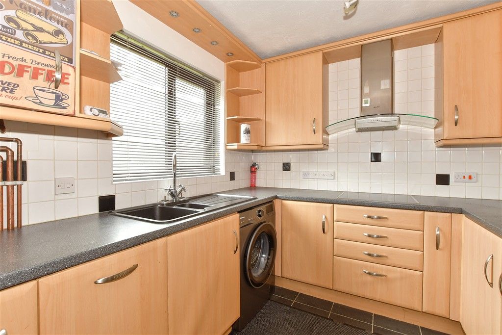 Property photo 2 of 14 Kitchen