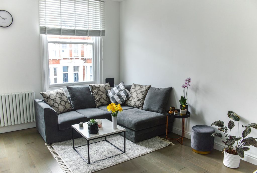 Property photo 3 of 5