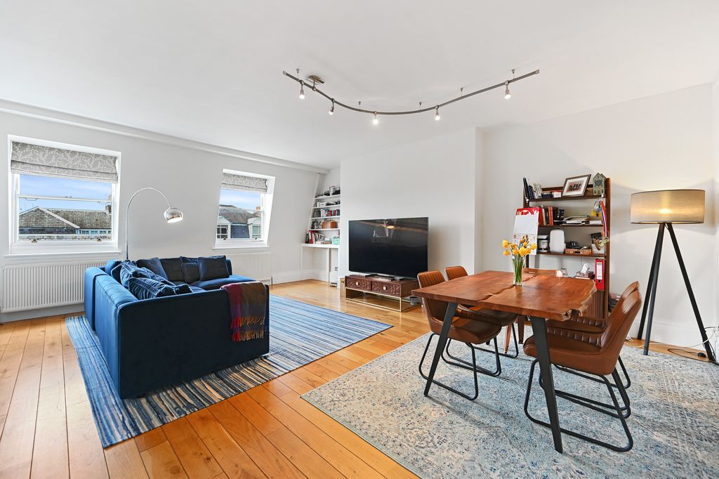 Property photo 1 of 5