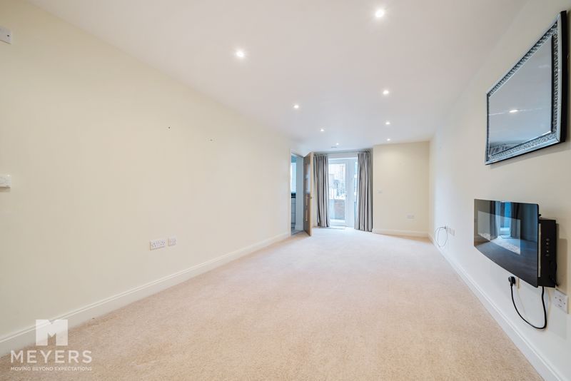 Property photo 3 of 11 Photo 4