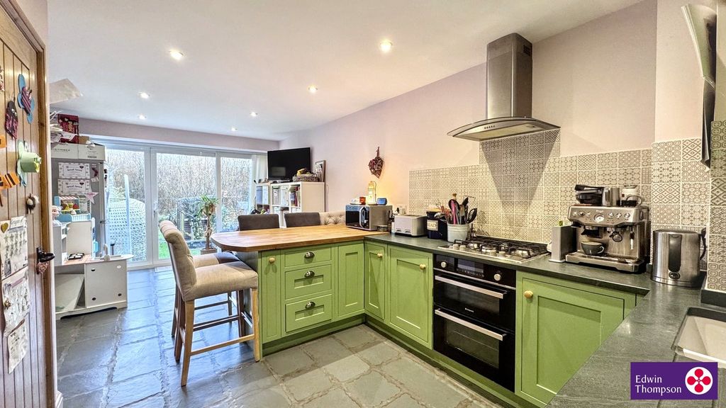 Property photo 2 of 24