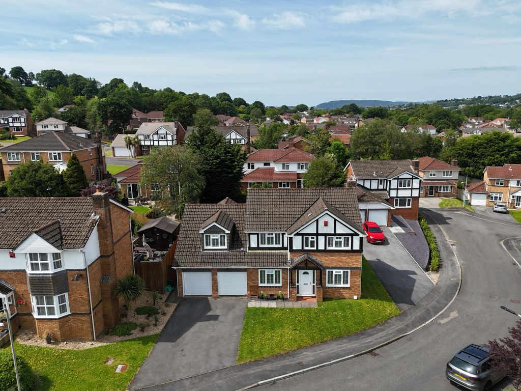 Property photo 1 of 44 71ce40E2-3A05-423d-87E8-84641812F51c.Jpeg