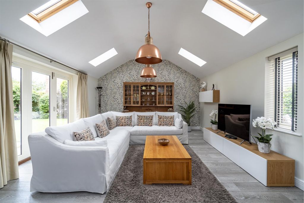 Property photo 2 of 30 Open Plan Living Space