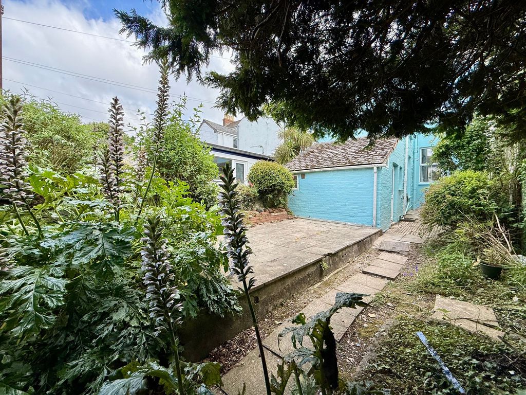 Property photo 2 of 16