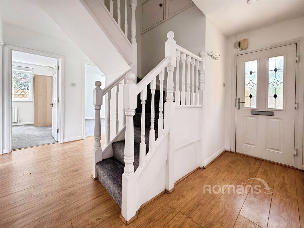 Property photo 2 of 15 Picture No. 11