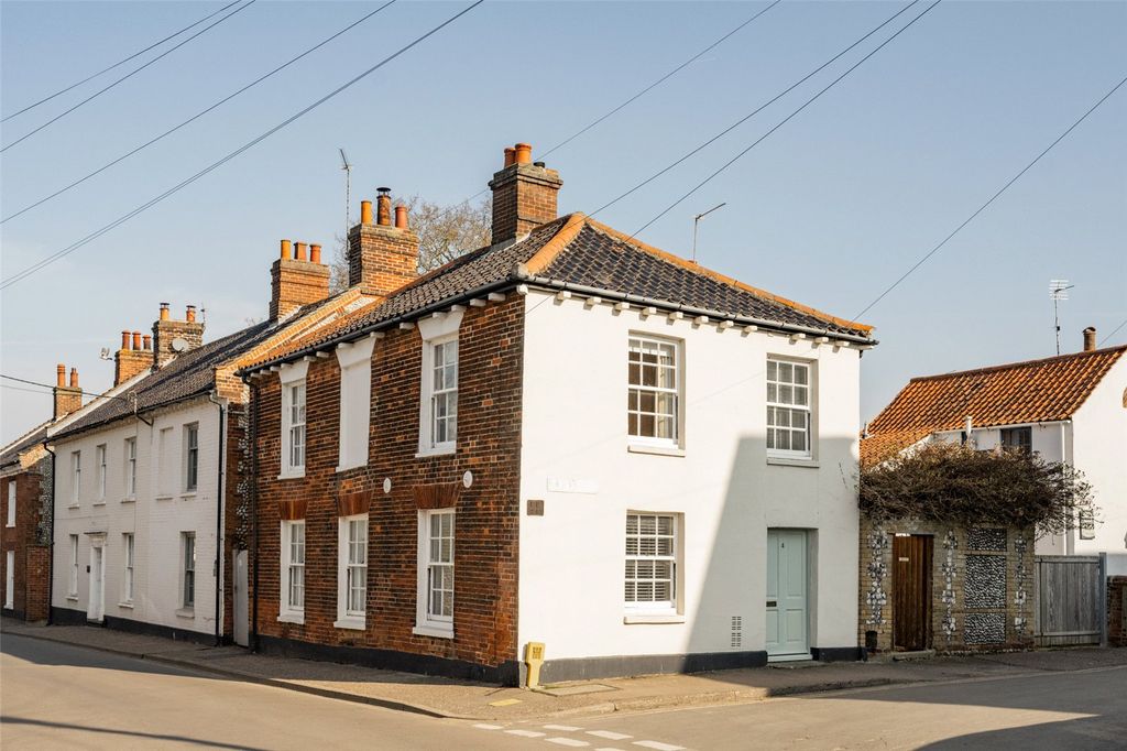 Property photo 1 of 16 4 Cross Street