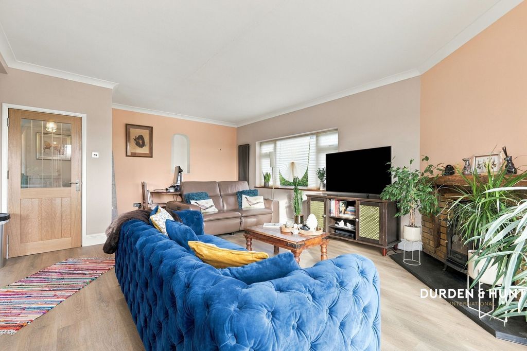 Property photo 2 of 42