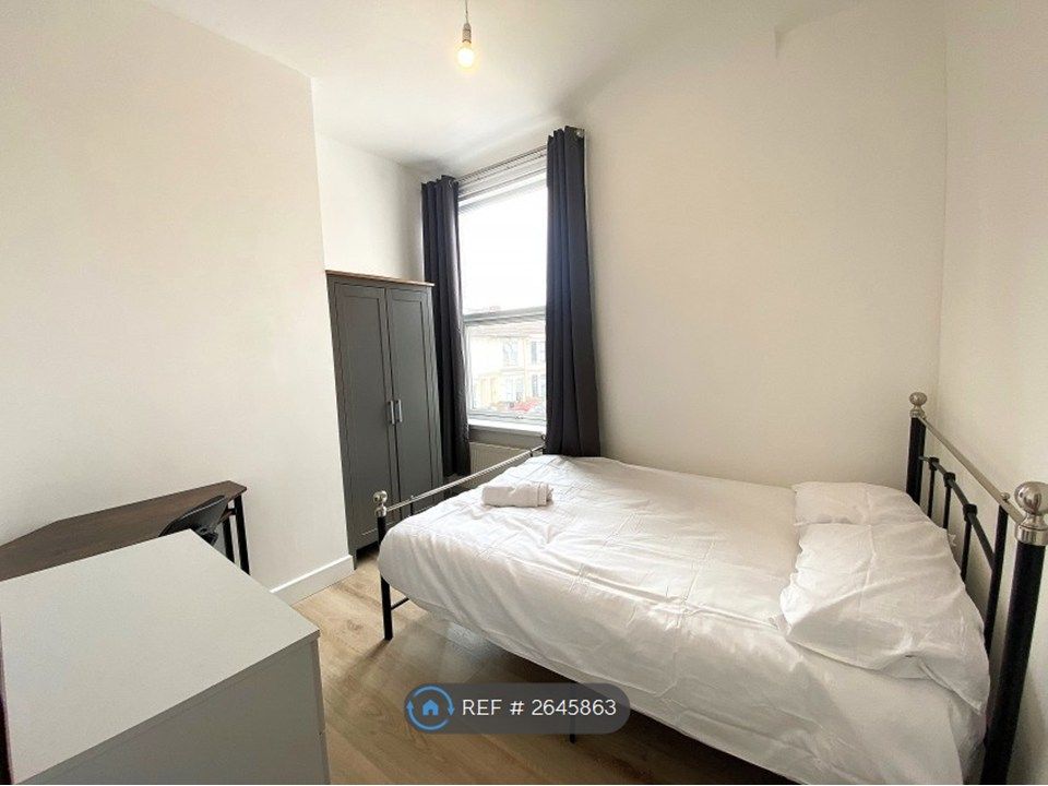 Property photo 1 of 9 Bedroom 3 Reduced To £575