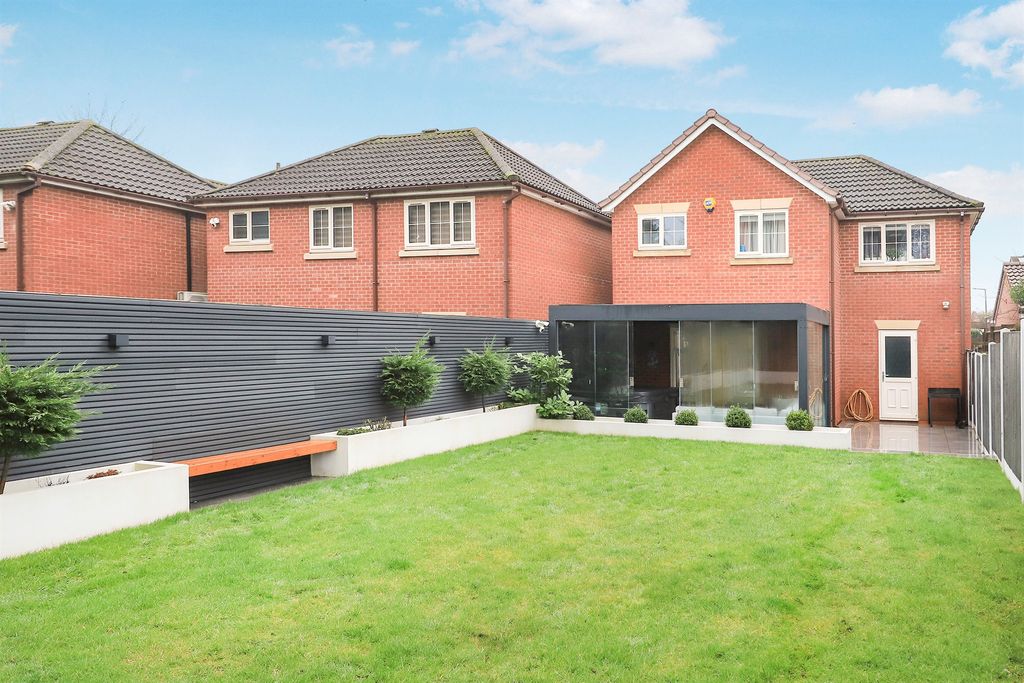Property photo 2 of 16