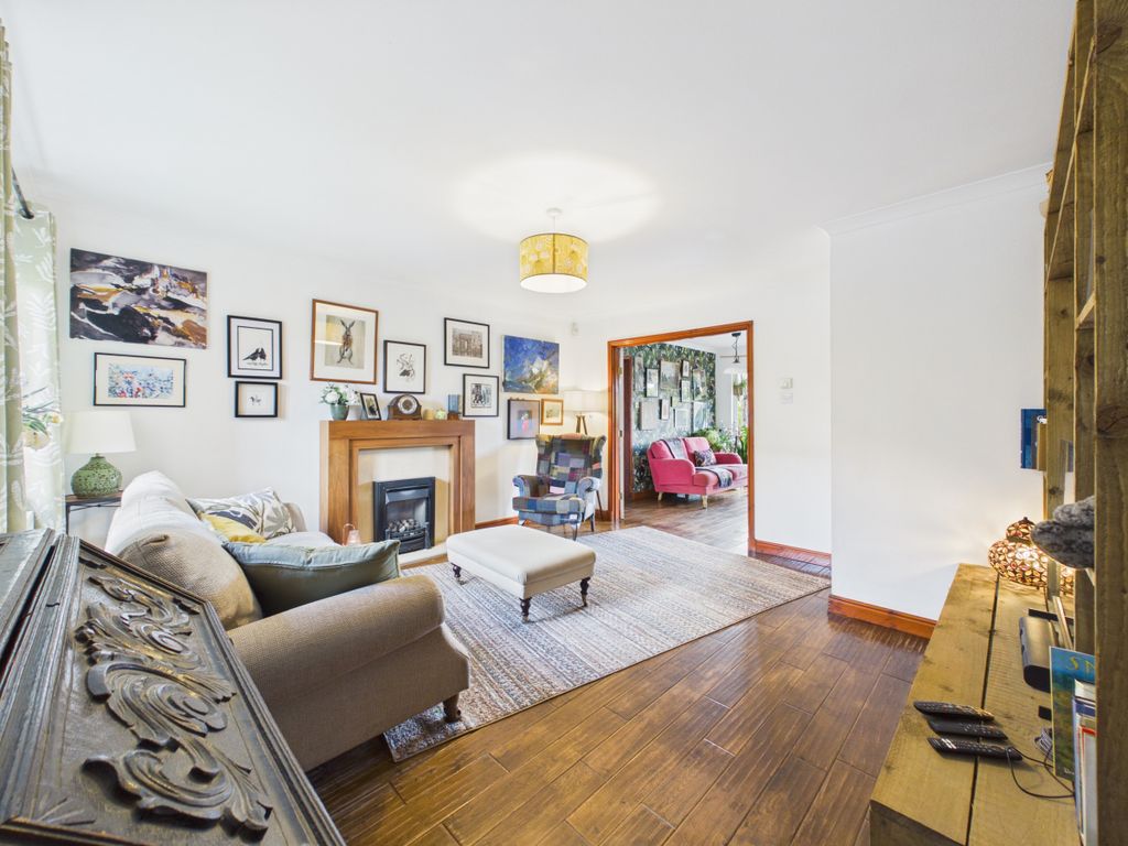Property photo 2 of 32