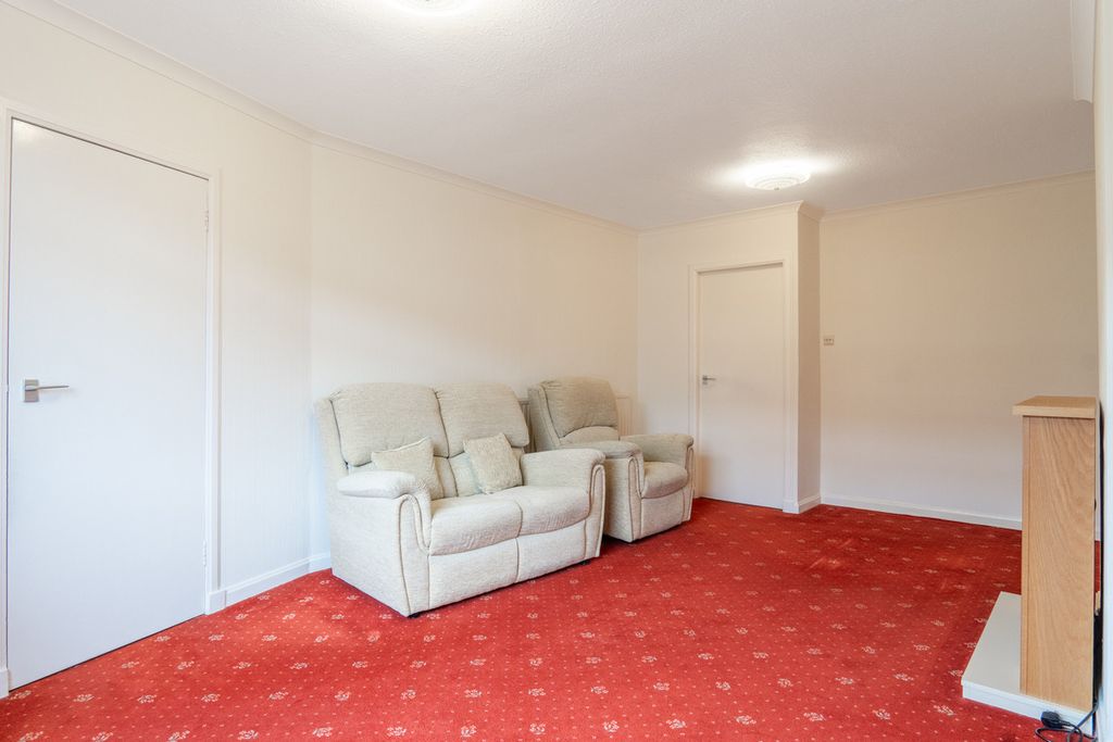 Property photo 3 of 34