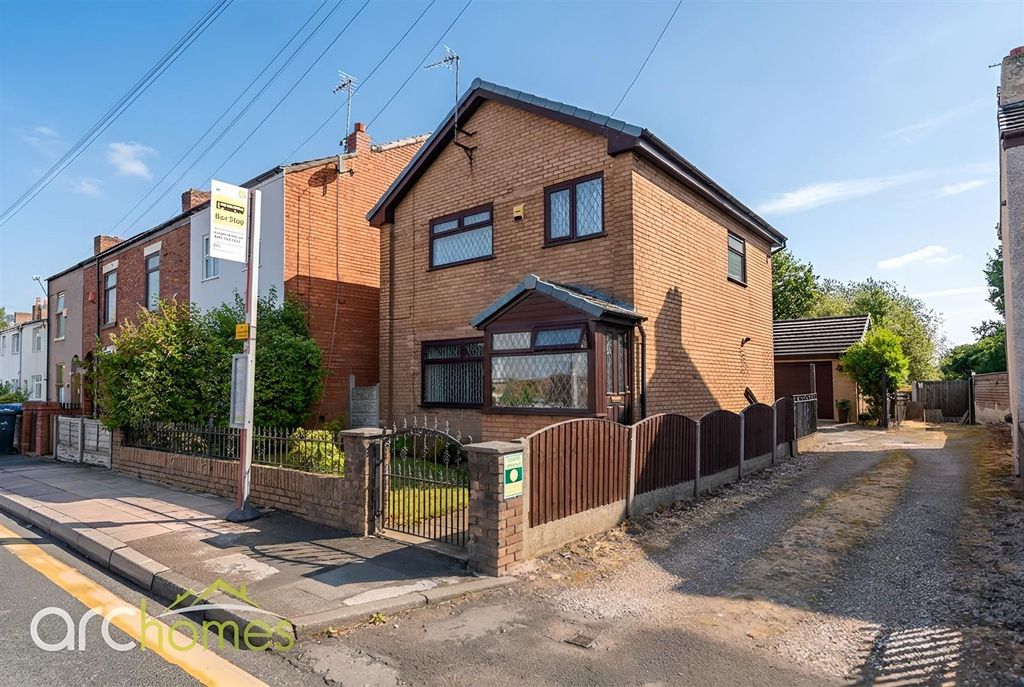 Property photo 1 of 18 Leigh Road-20.Jpg