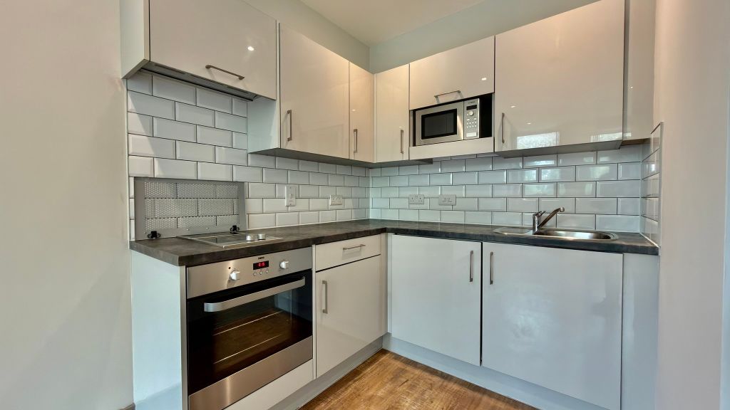 Property photo 2 of 14 Kitchen