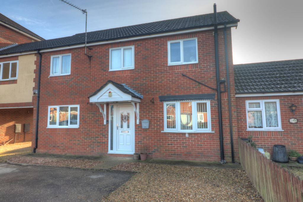 Property photo 3 of 16 Front 2