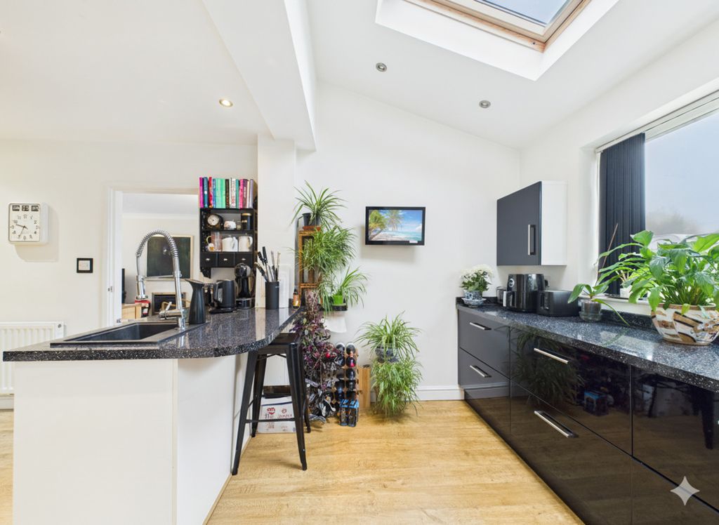 Property photo 2 of 23