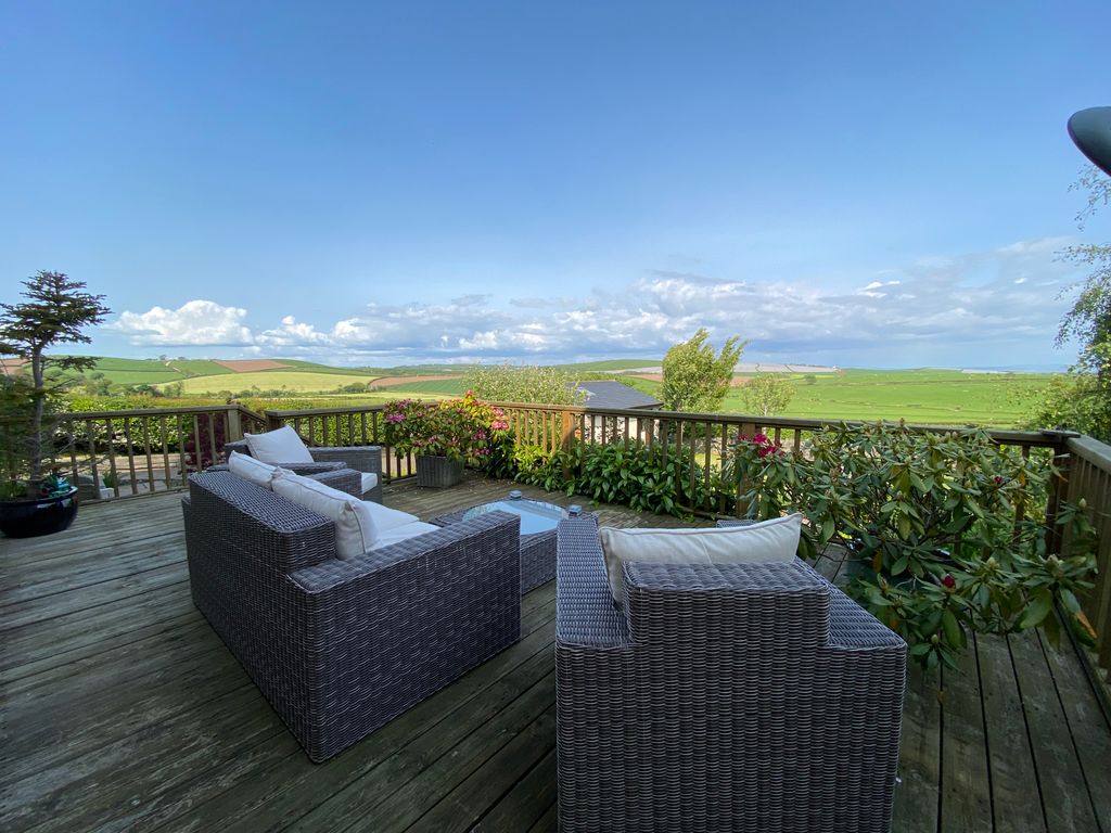 Property photo 3 of 61