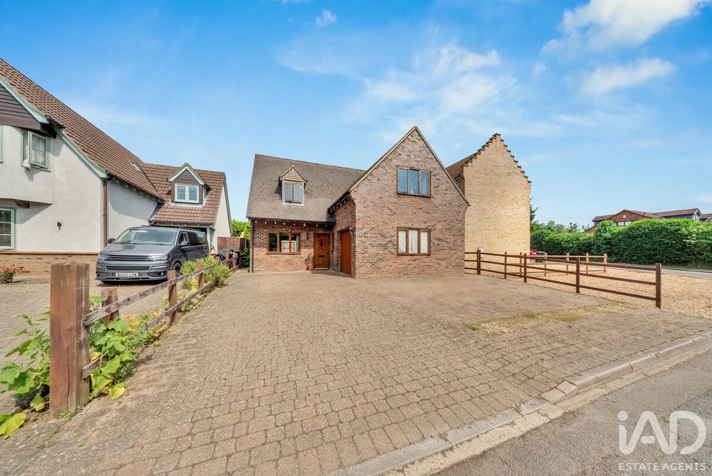 Property photo 2 of 37