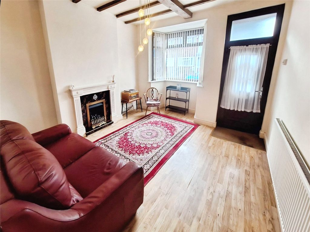 Property photo 2 of 13 Lounge