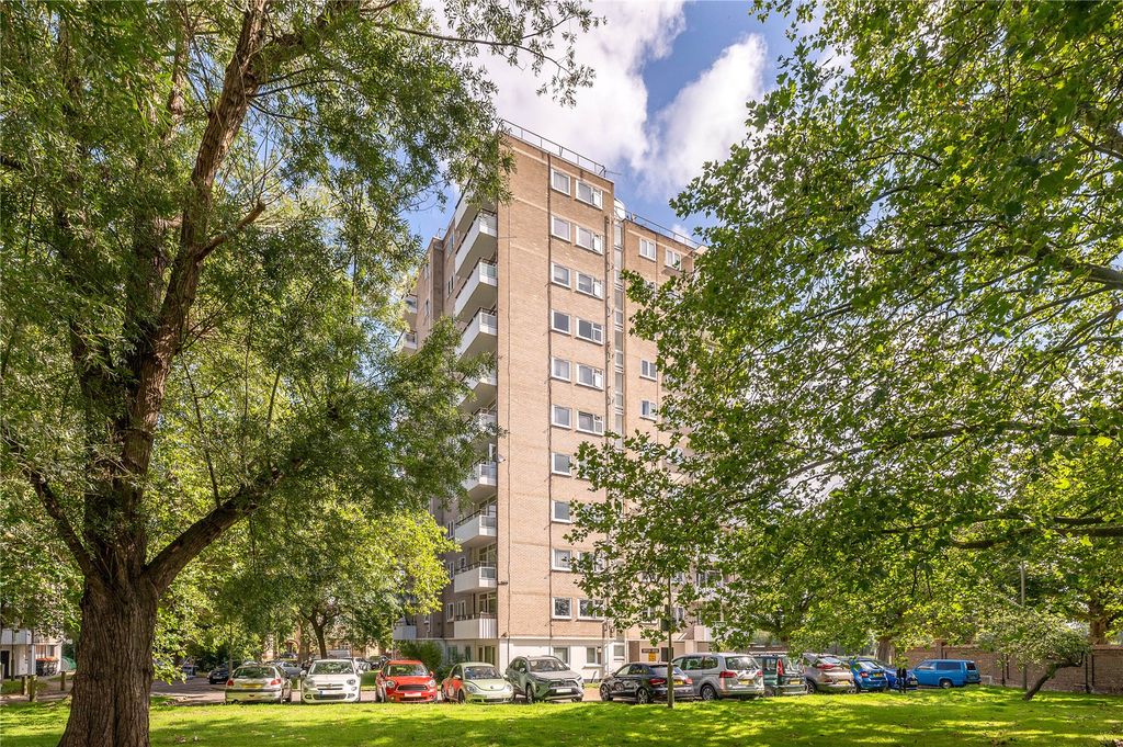 Property photo 1 of 18 External