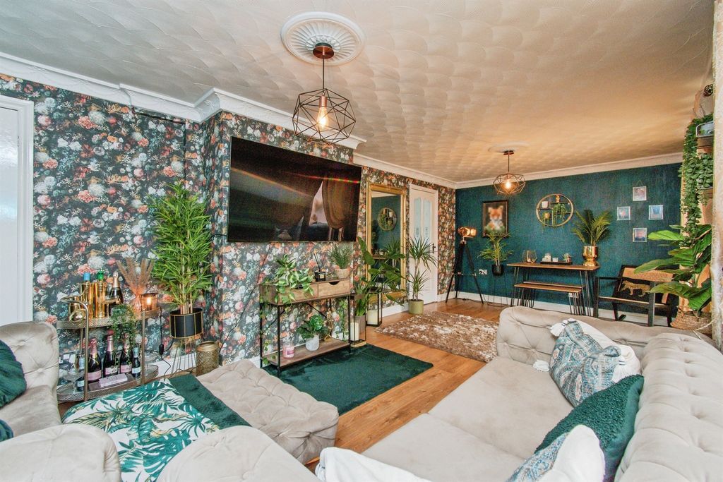 Property photo 3 of 25
