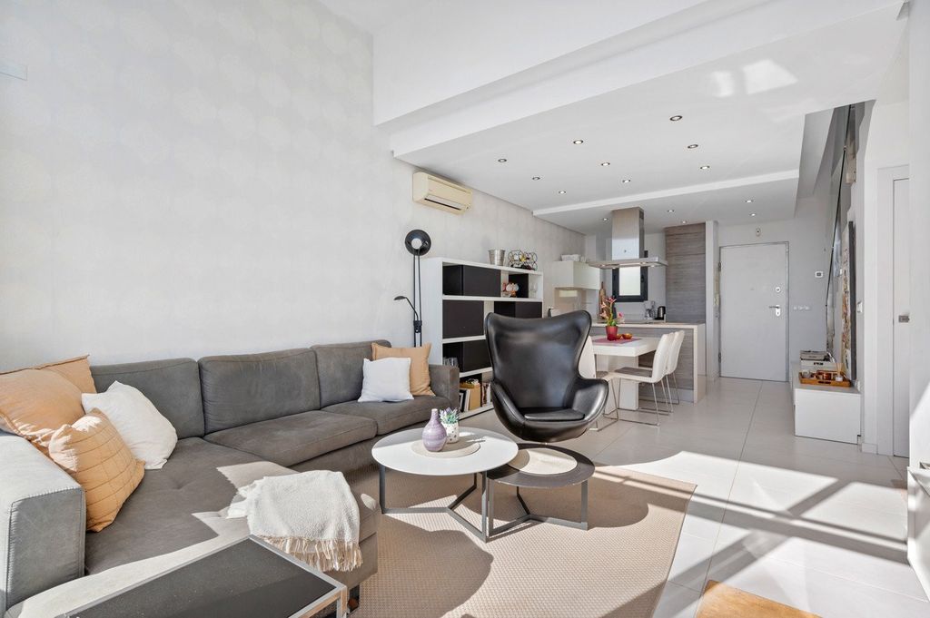 Property photo 2 of 45