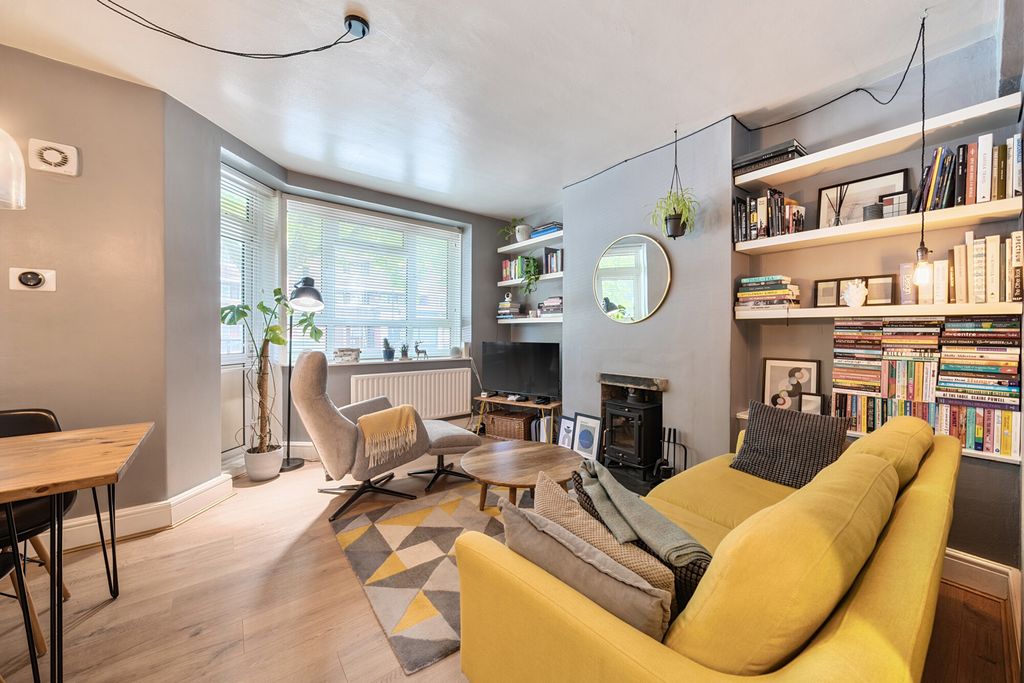 Property photo 1 of 17 Reception