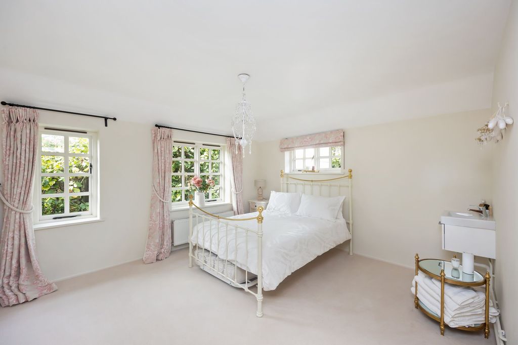 Additional image 18 of 6 bed detached house for saleWildgoose Drive, Horsham RH12