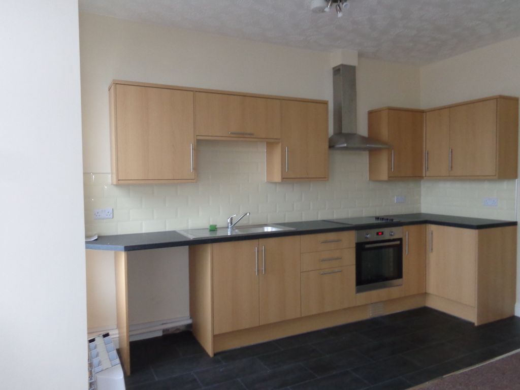 Property photo 2 of 6 Modern Kitchen