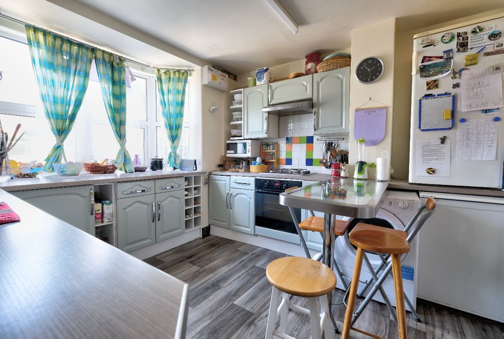 Property photo 2 of 15 Kitchen