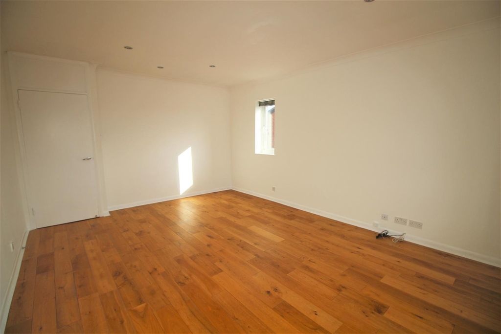 Property photo 2 of 7 5235502