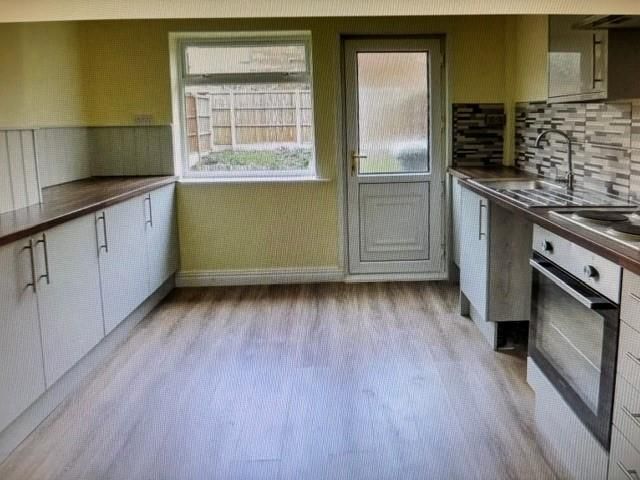 Property photo 2 of 11 Kitchen.Jpg