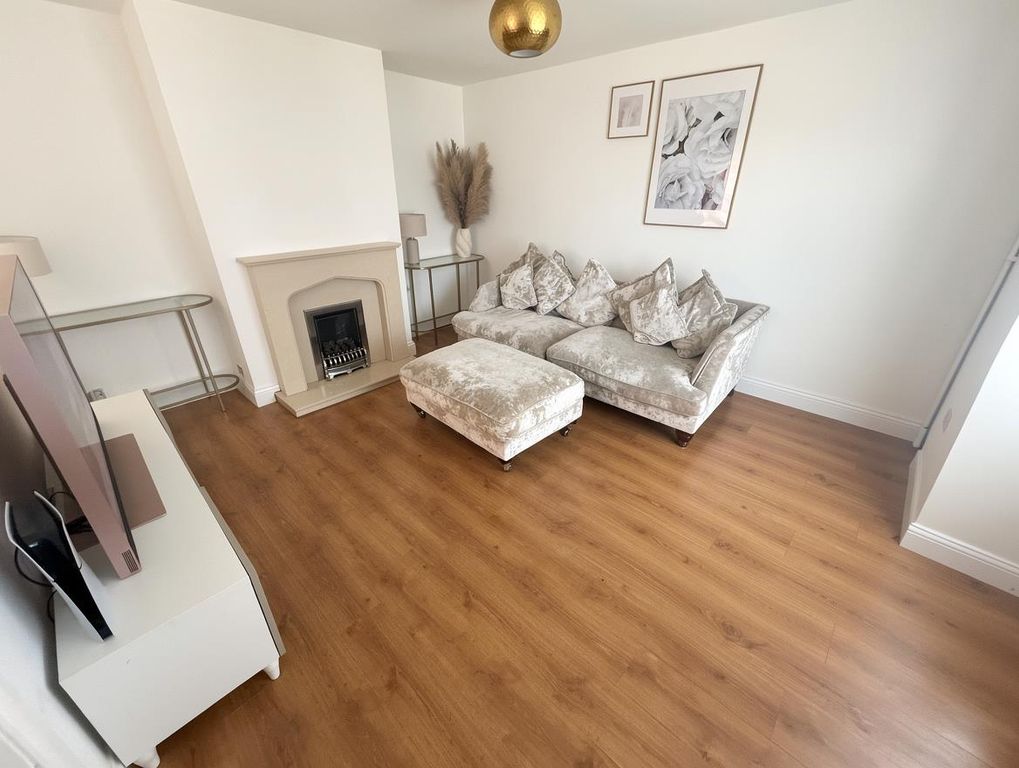 Property photo 2 of 8 Living Room